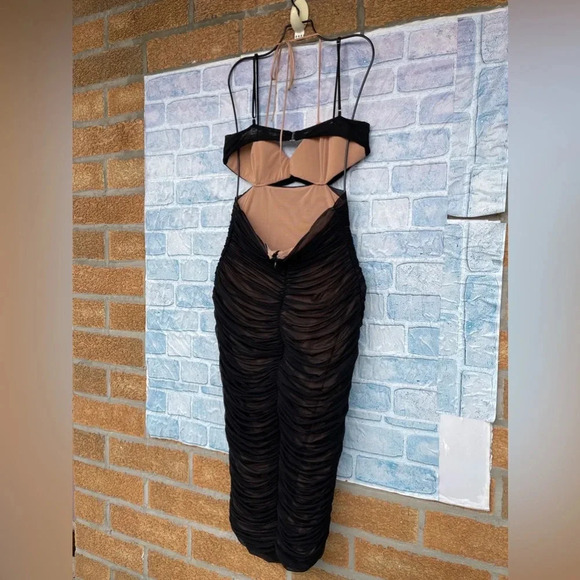 House of CB Tibi Black Cutout Ruched Midi
Dress large - Picture 10 of 15